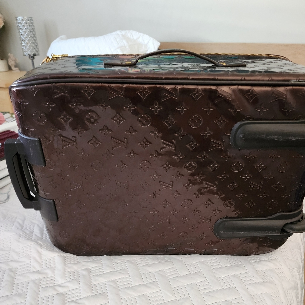 Carry On Luggage - Picture 6 of 10